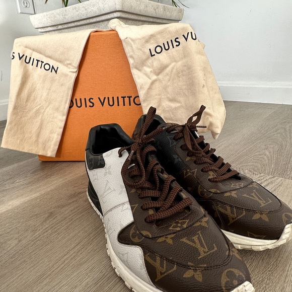 Louis Vuitton Mens Sneakers - Picture 4 of 7